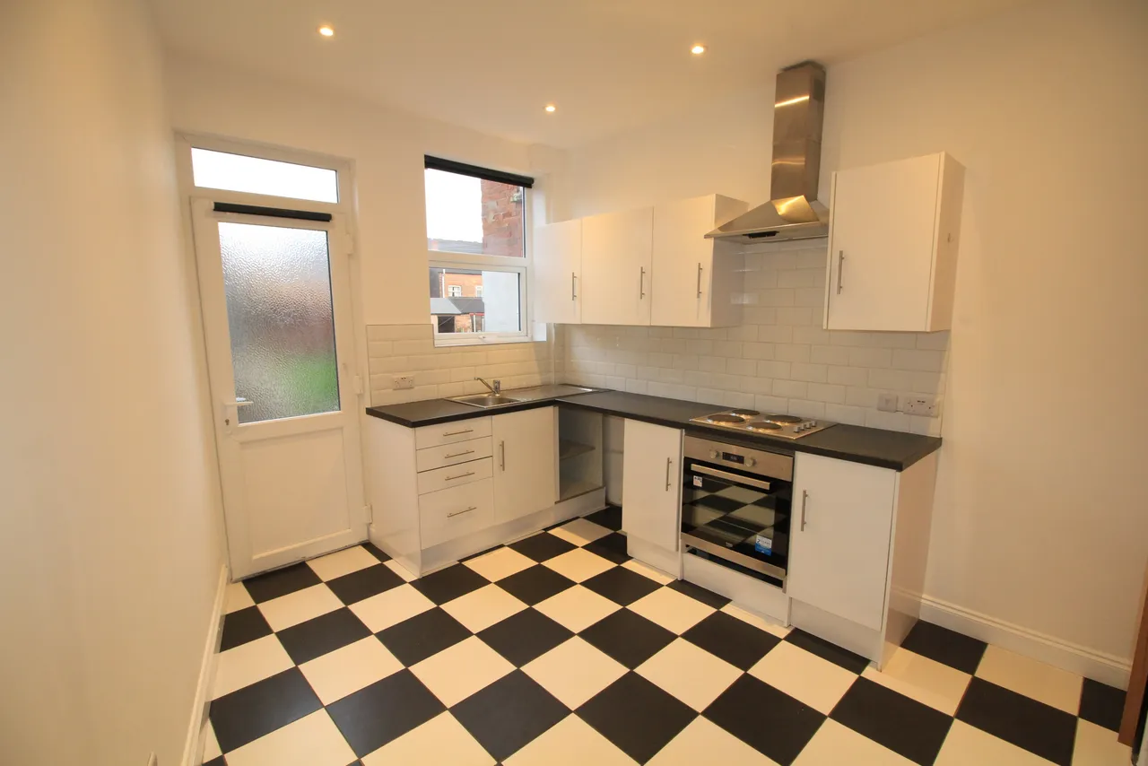 2 bed house to rent, Beck Street, Carlton, NG4