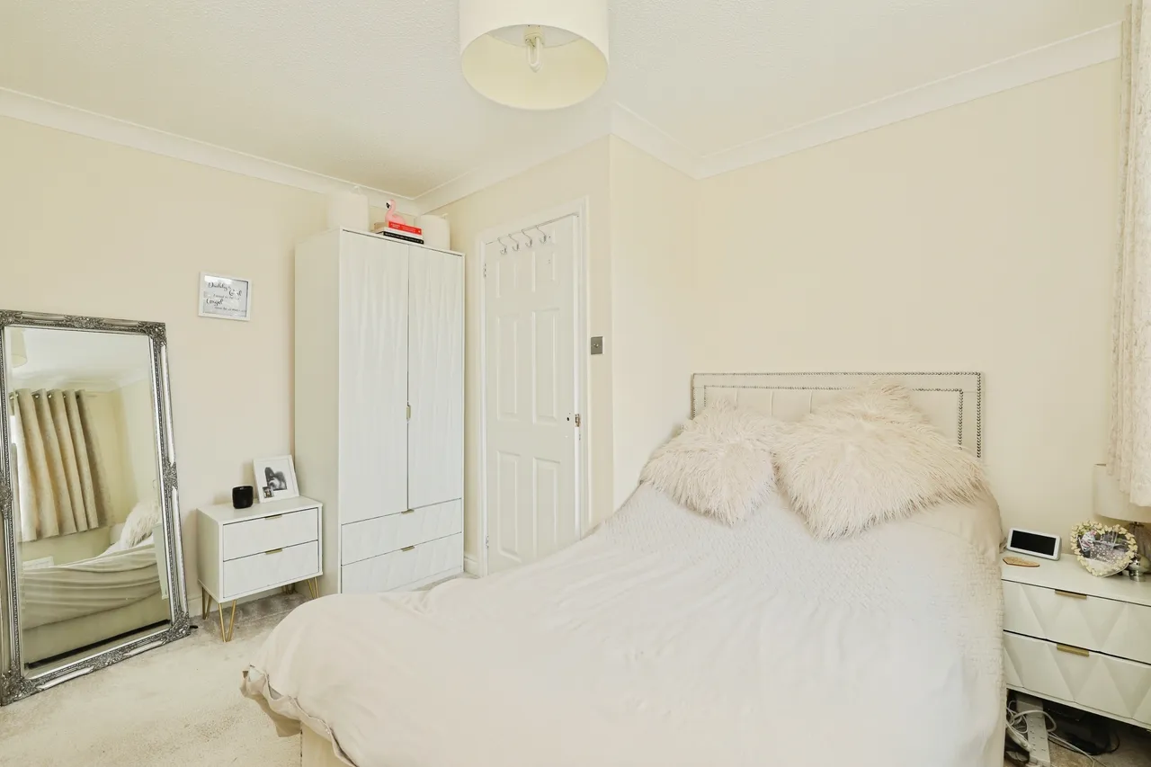 The Poplars, Whitwell, S80, photo 7