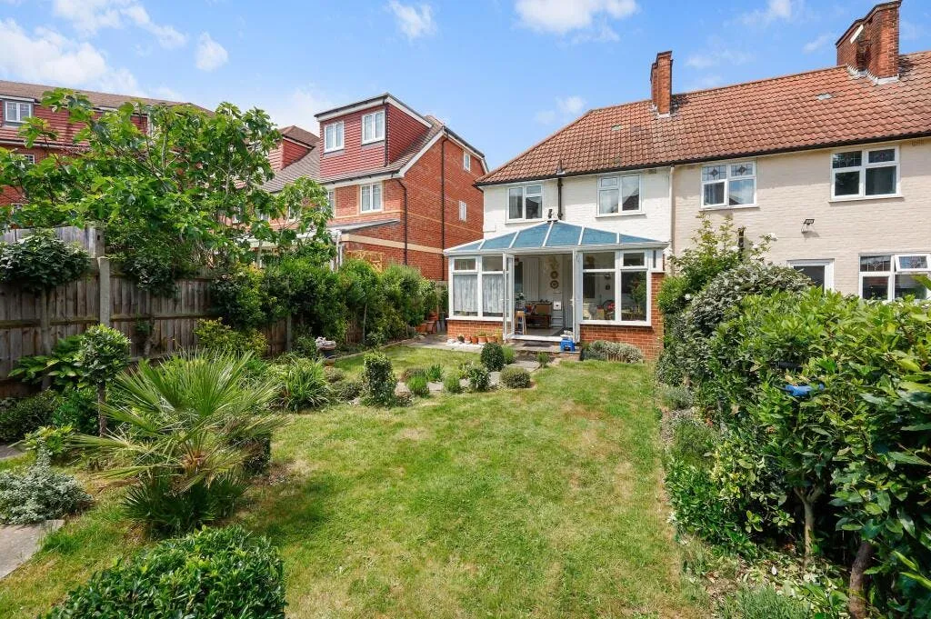 3 bed house for sale — Central Road, Morden, SM4