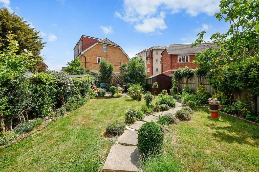 Central Road, Morden, SM4, photo 20