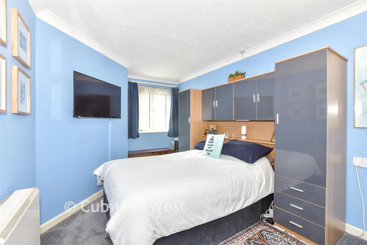 Queens Crescent, Southsea, PO5, photo 7