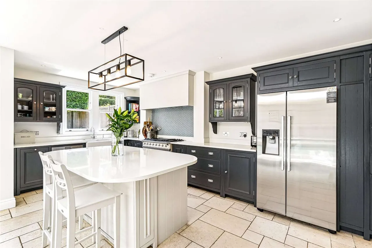 Elms Crescent, London, SW4 8QE, photo 2