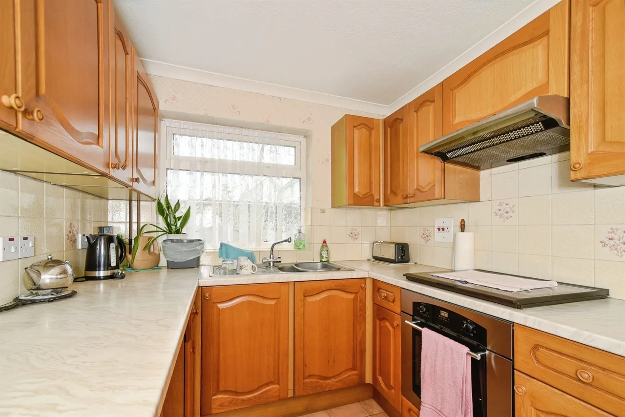 Newcomb Close, Andover, SP10, photo 3