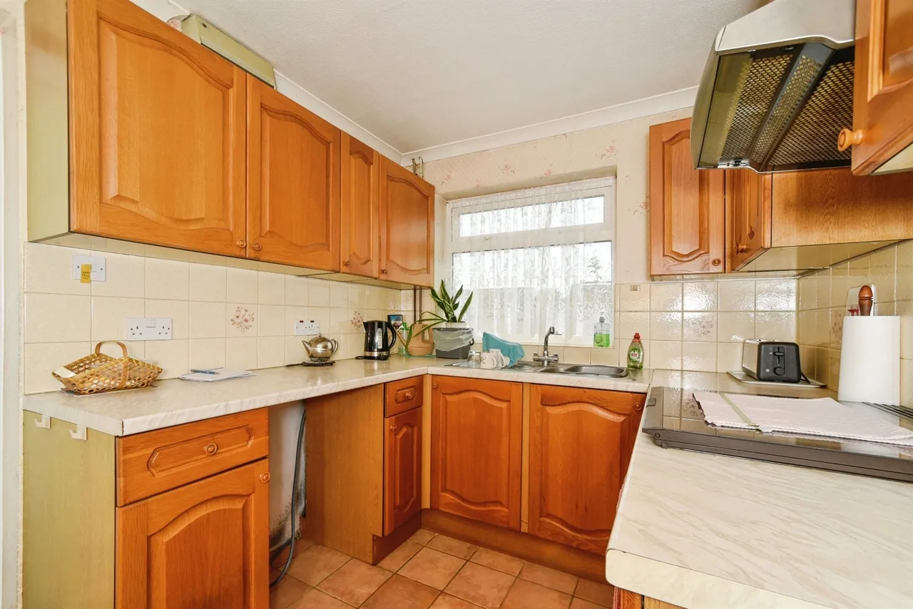 Newcomb Close, Andover, SP10, photo 2