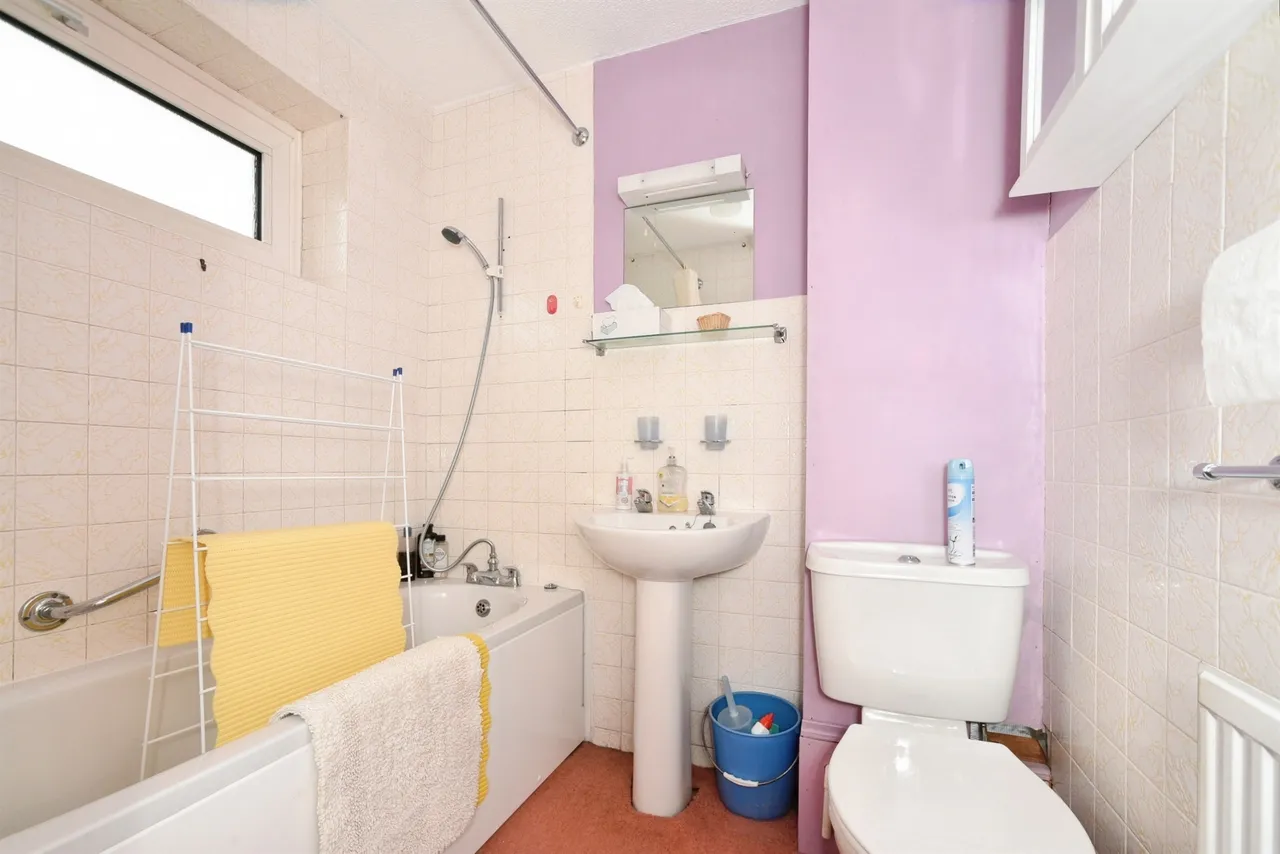 Newcomb Close, Andover, SP10, photo 11