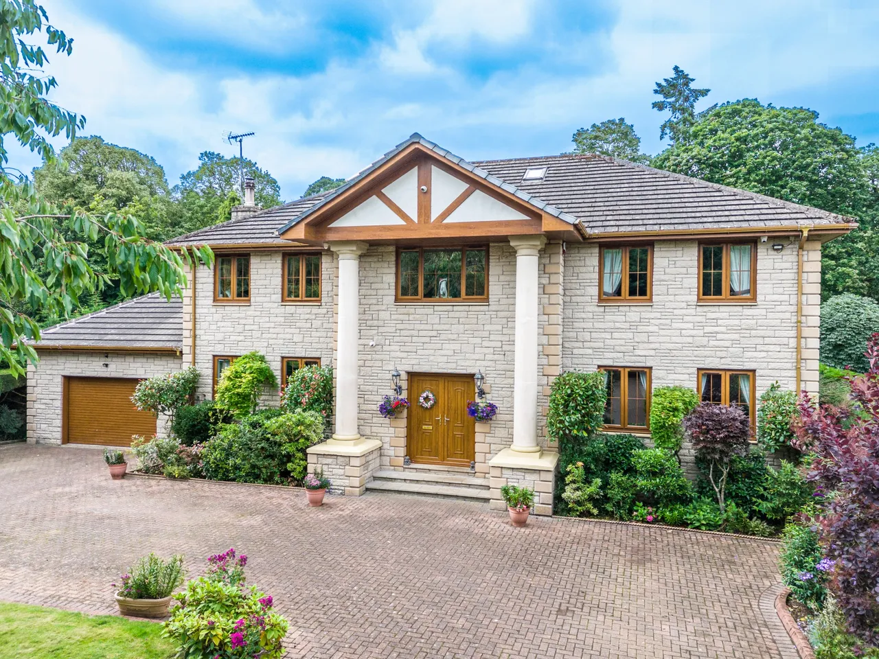 6 bed house for sale, Tait Walk, Crossford, ML8