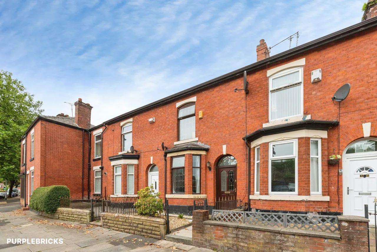 2 bed house for sale, Pilsworth Road, Heywood, OL10