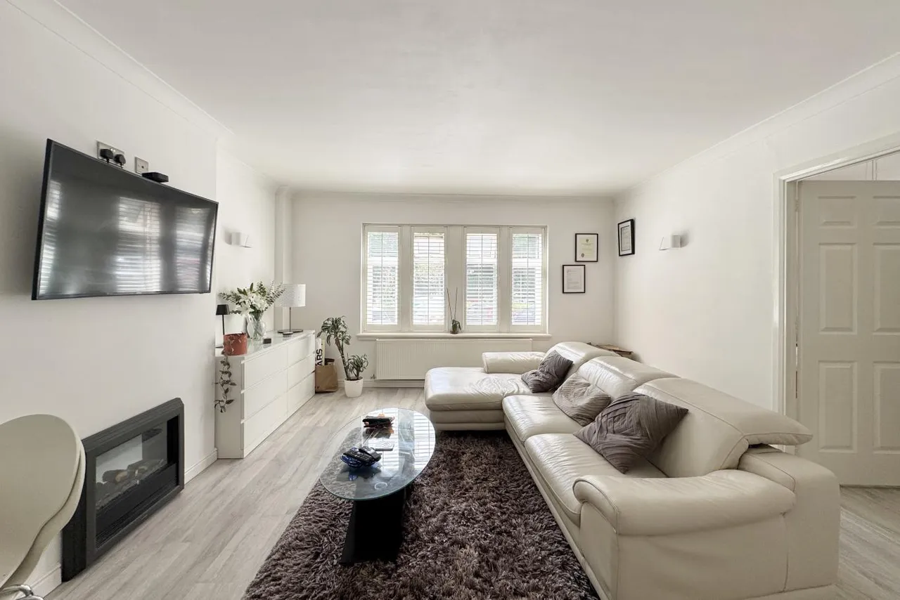 A6 Pine Grange, BH1, photo 7