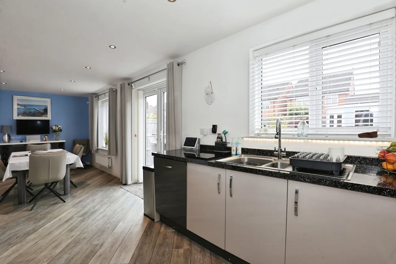 Little Cross Close, Crewe, Cheshire, CW1, photo 5