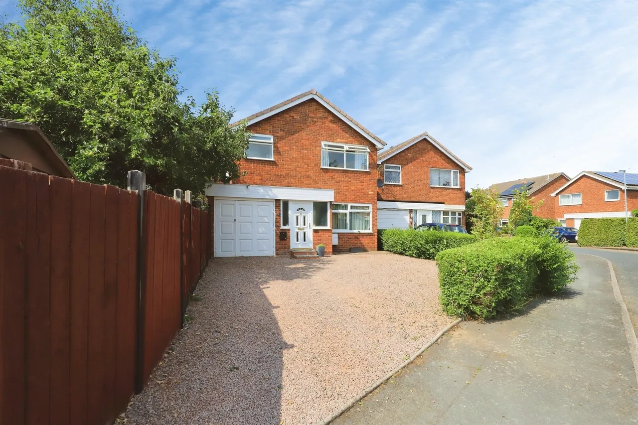 3 bed house for sale — Quantock Drive, Kidderminster