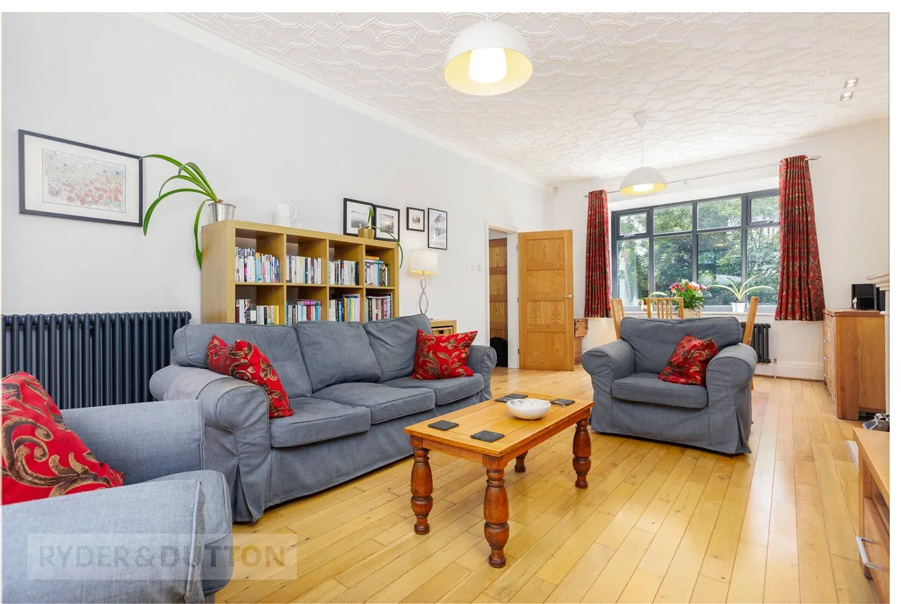 Thornley Lane, Grotton, OL4, photo 5