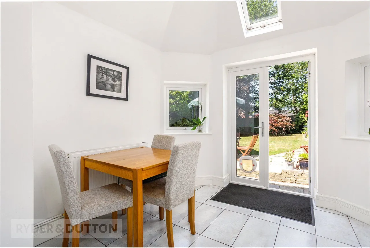 Thornley Lane, Grotton, OL4, photo 9