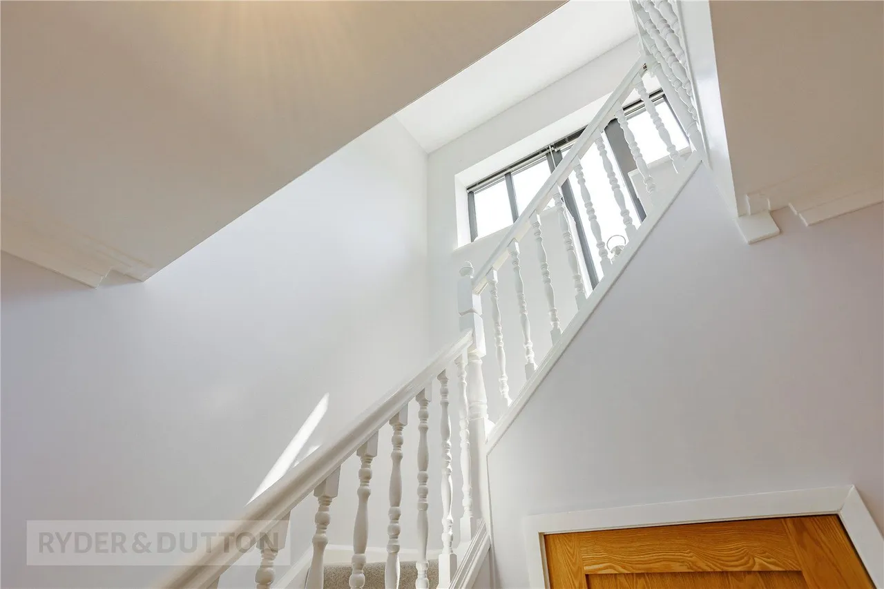 Thornley Lane, Grotton, OL4, photo 13