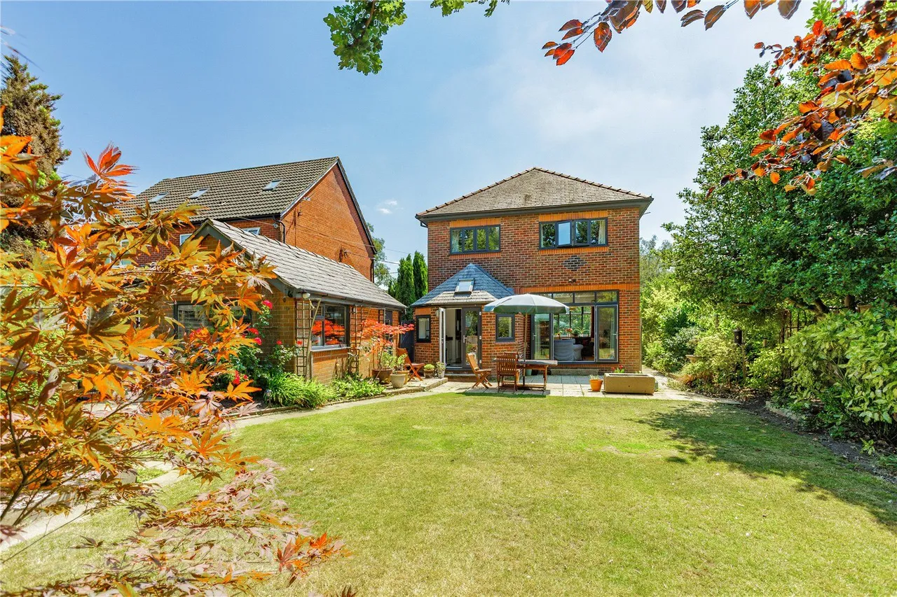 Thornley Lane, Grotton, OL4, photo 6