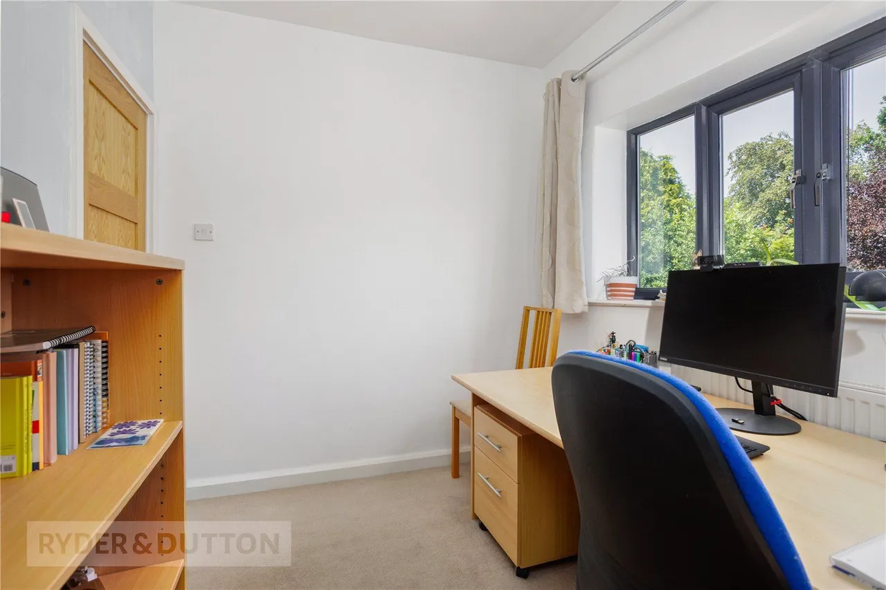 Thornley Lane, Grotton, OL4, photo 19