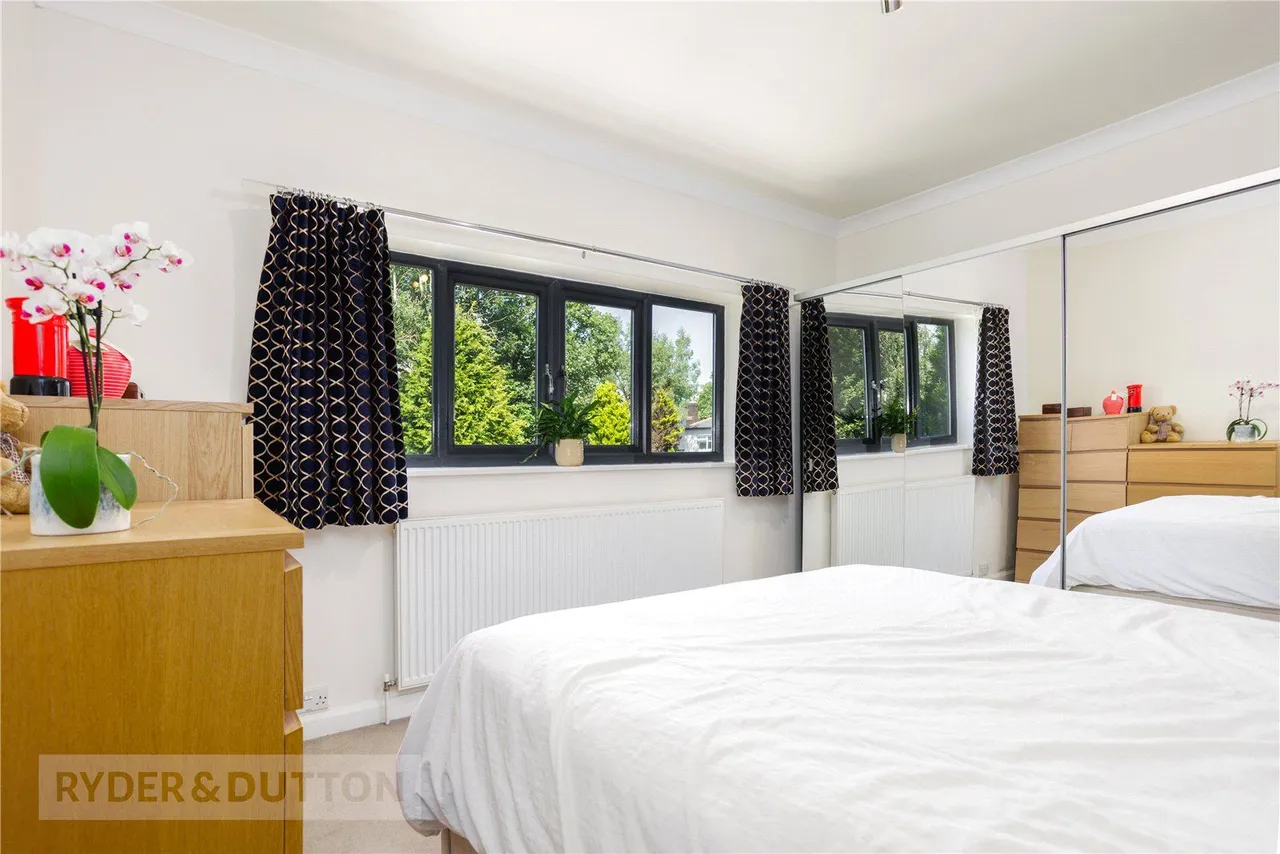 Thornley Lane, Grotton, OL4, photo 16