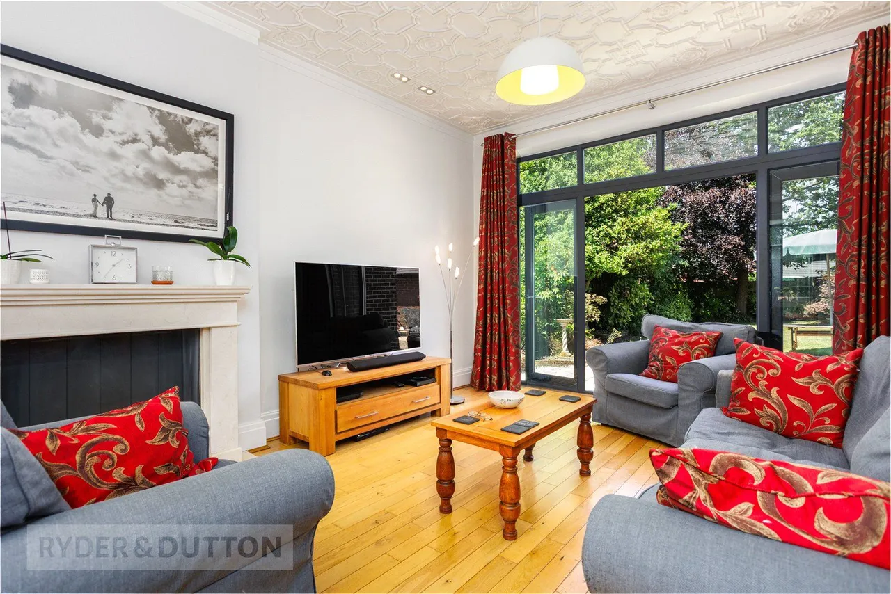 Thornley Lane, Grotton, OL4, photo 3