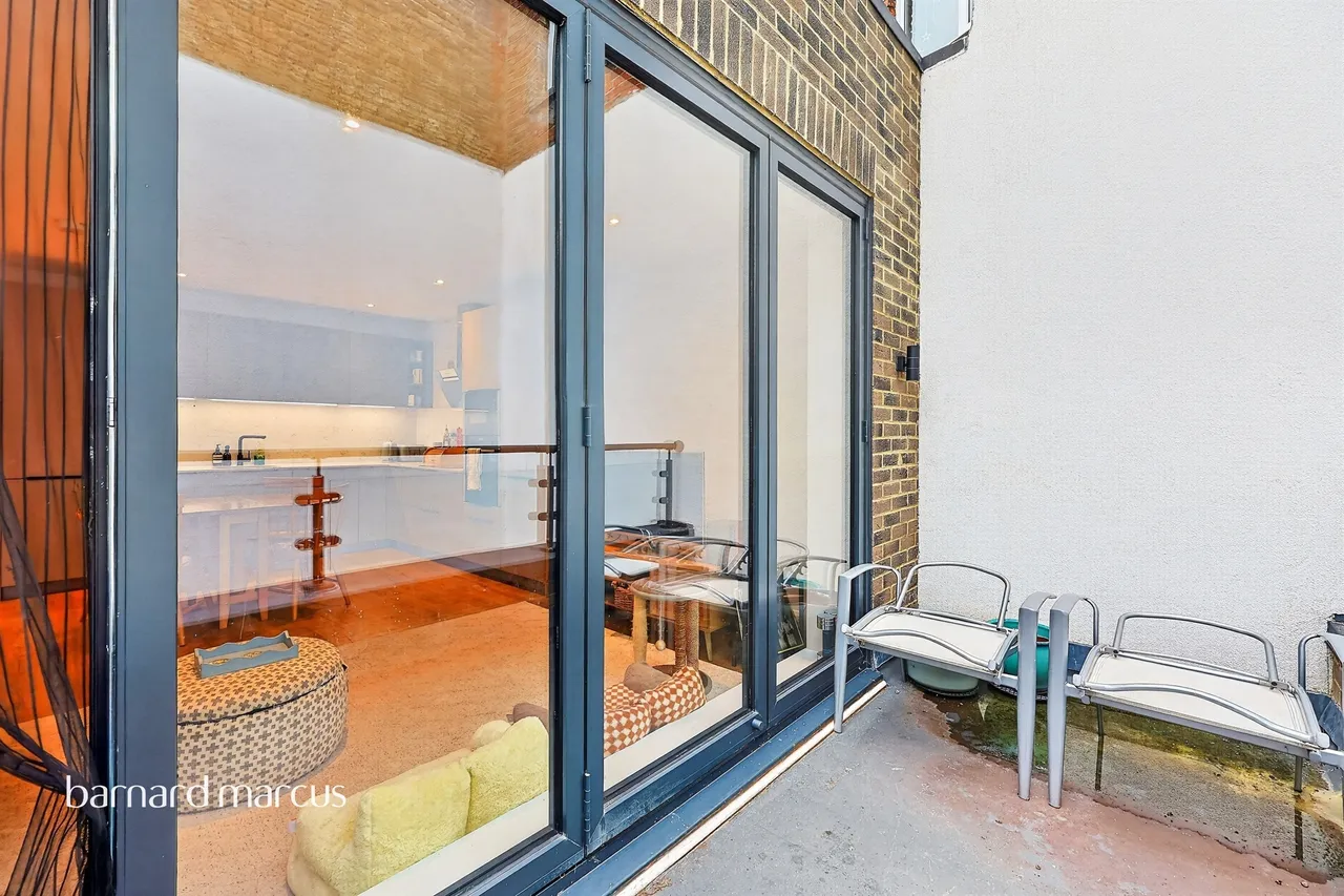 Cranmer Avenue, London, W13, photo 9