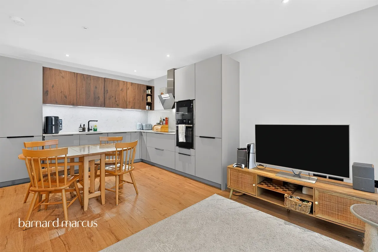 Cranmer Avenue, London, W13, photo 8