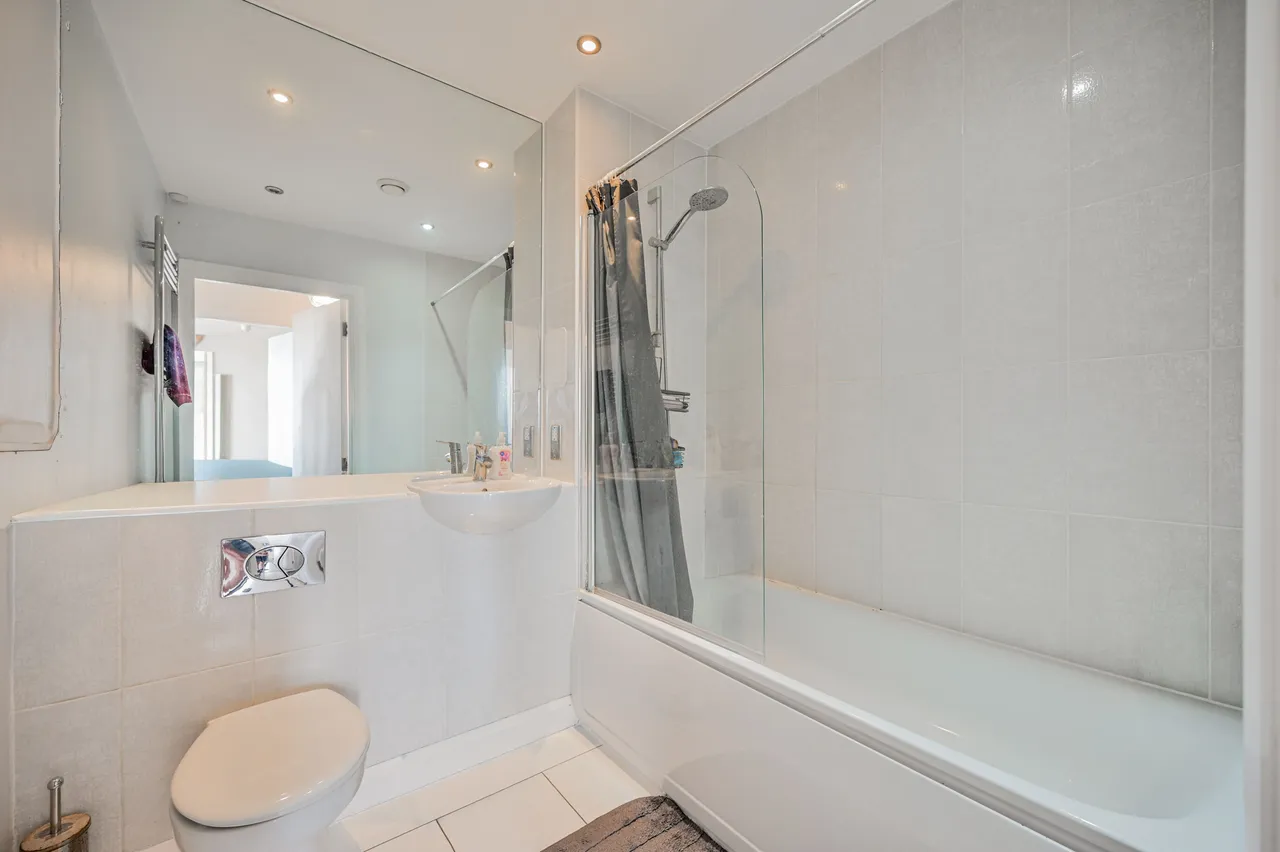 1 bed flat to rent — Flat 15, Fortius House, 19 Capworth Street, London