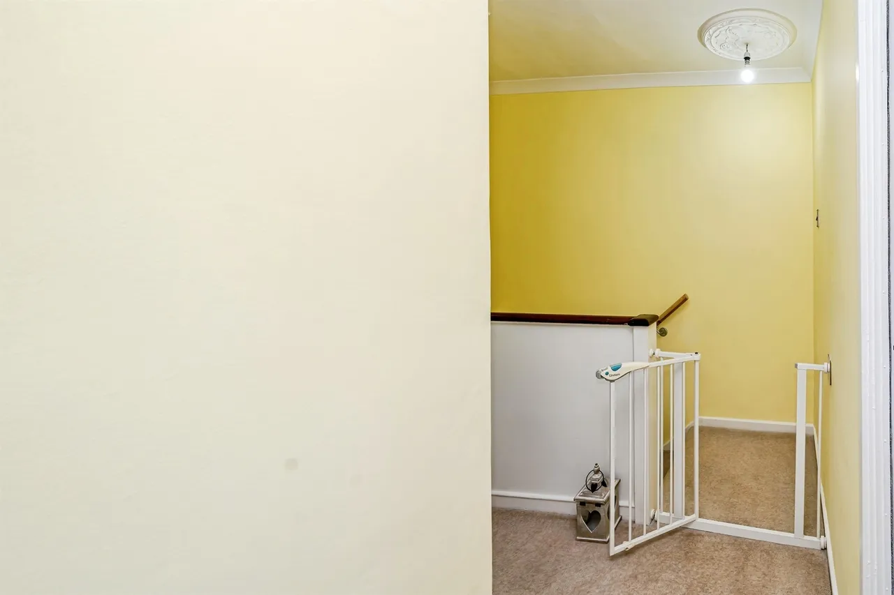 Long Furlong Drive, Slough, SL2, photo 17