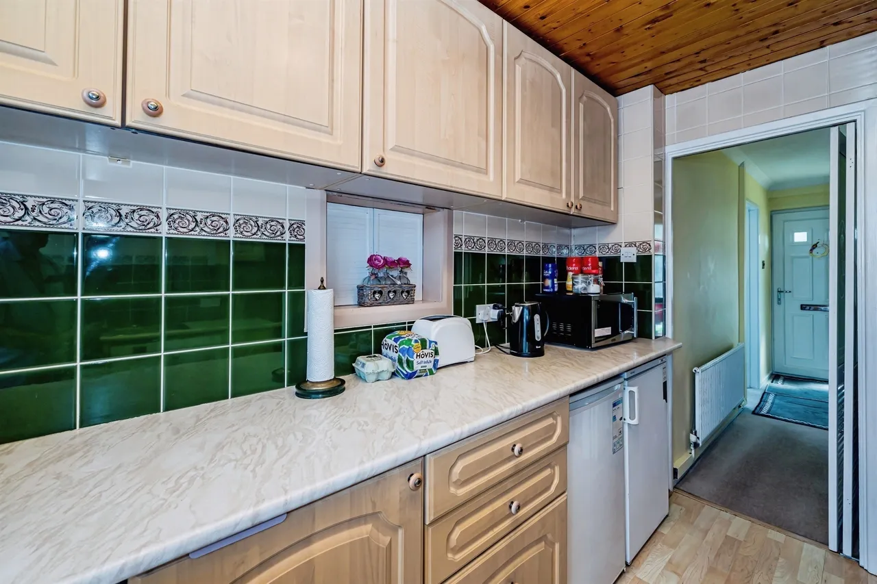 Long Furlong Drive, Slough, SL2, photo 16