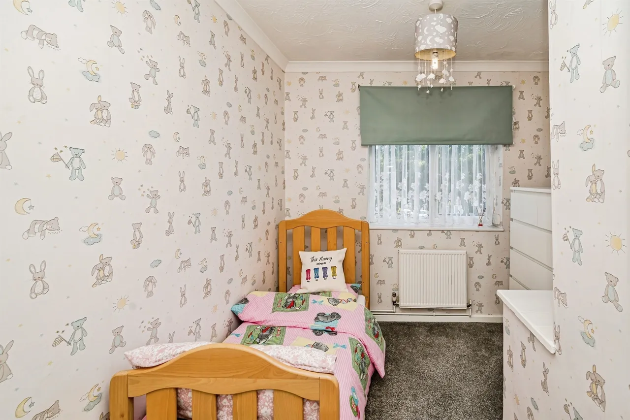 Long Furlong Drive, Slough, SL2, photo 7