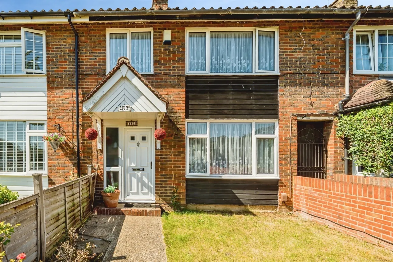 Long Furlong Drive, Slough, SL2, photo 19