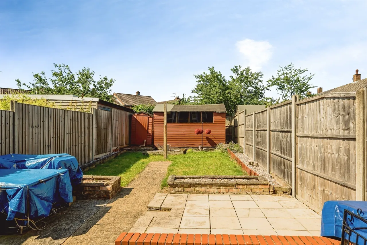 Long Furlong Drive, Slough, SL2, photo 8