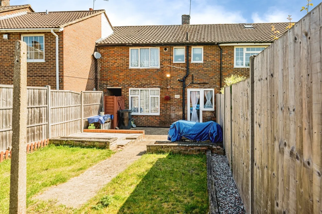 Long Furlong Drive, Slough, SL2, photo 10