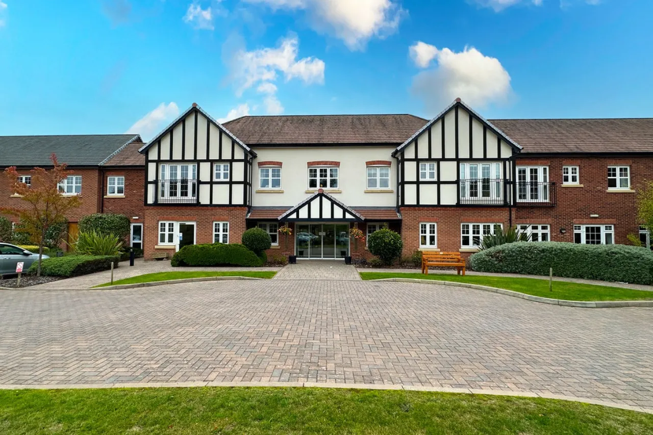1 bed flat for sale — Ravenshaw Court, 73 Four Ashes Road, Solihull