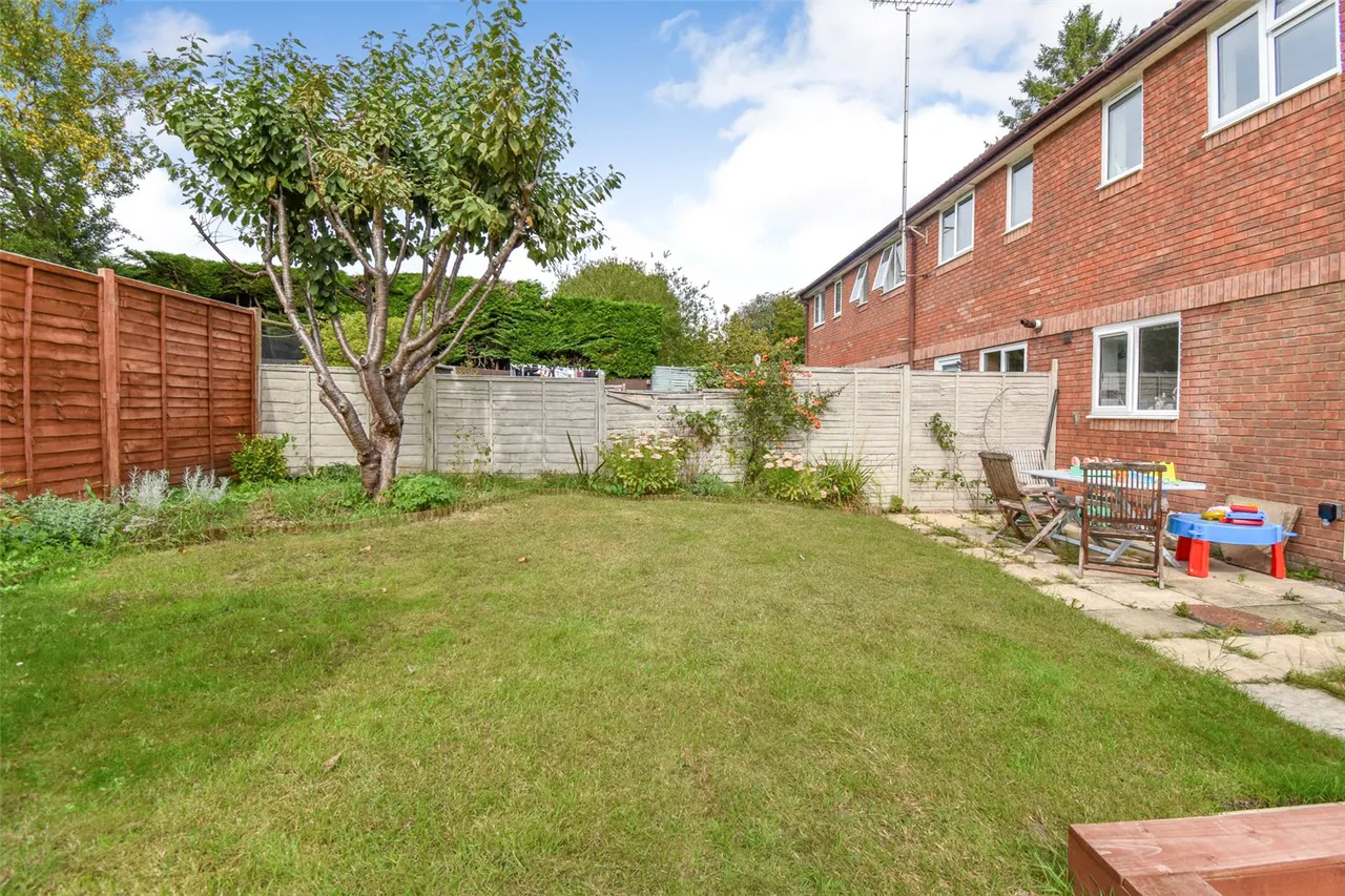 Stockwood Way, Farnham, Surrey, GU9 9TE, photo 7