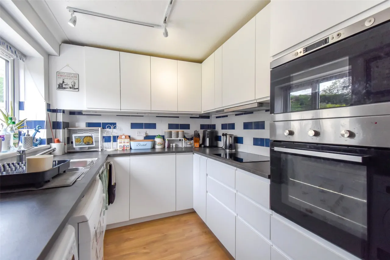 Stockwood Way, Farnham, Surrey, GU9 9TE, photo 11