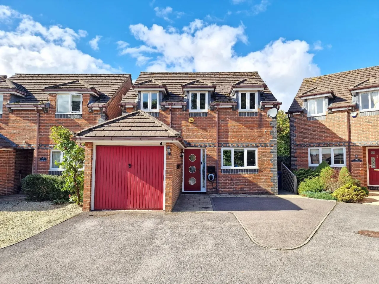 4 bed house for sale, May Tree Close, Bicester, OX26