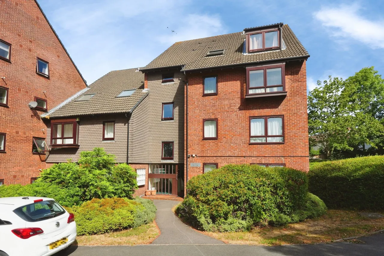 1 bed flat for sale, Humphrey Middlemore Drive, Harborne, B17