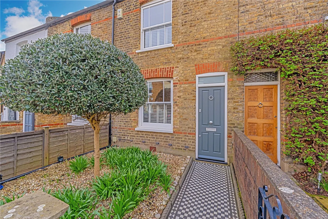 3 bed house for sale — St Margarets Grove, St Margarets Village, London, TW1 1JG