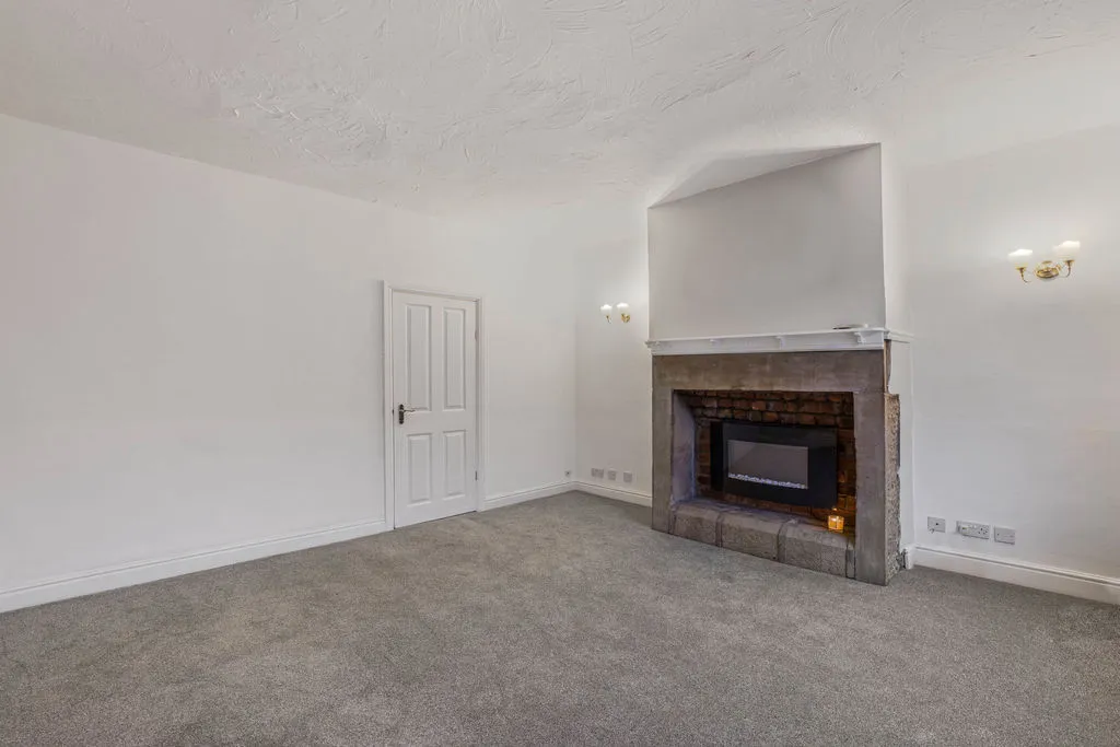 Halifax Road, Littleborough OL15 0HZ, photo 3