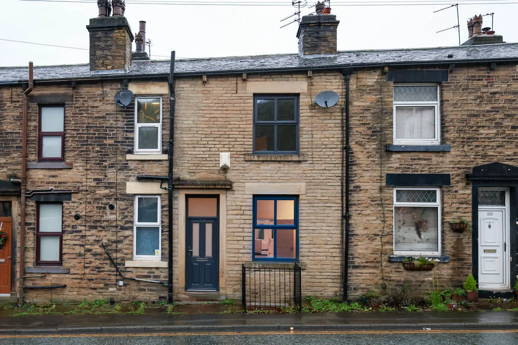 3 bed house for sale — Halifax Road, Littleborough OL15 0HZ