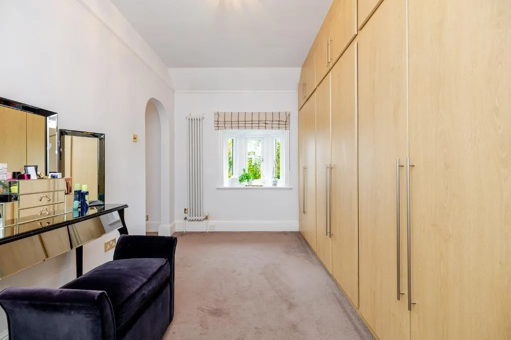 Westhall Road, Warlingham, photo 41