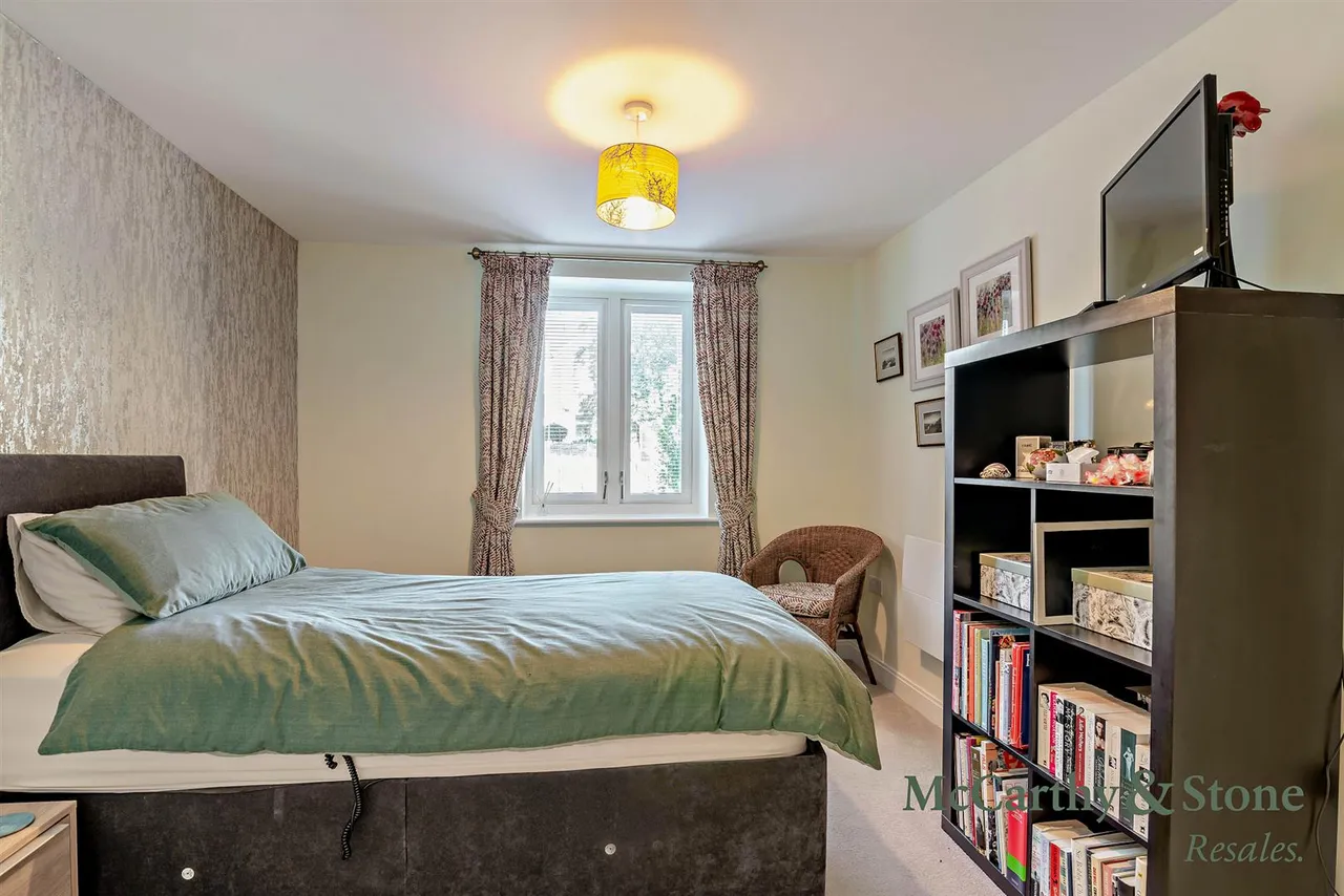 Berneslai Close, Barnsley, S70, photo 9