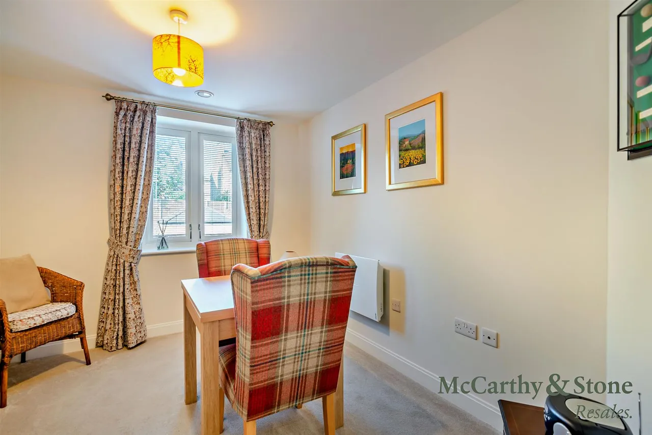 Berneslai Close, Barnsley, S70, photo 14