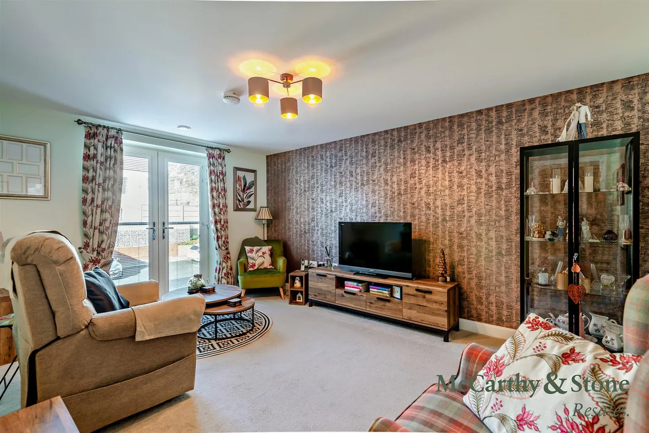 Berneslai Close, Barnsley, S70, photo 5