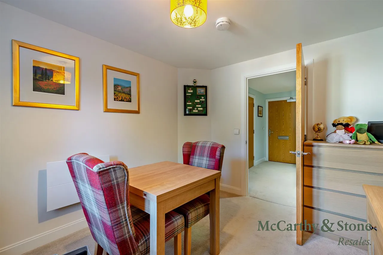 Berneslai Close, Barnsley, S70, photo 13