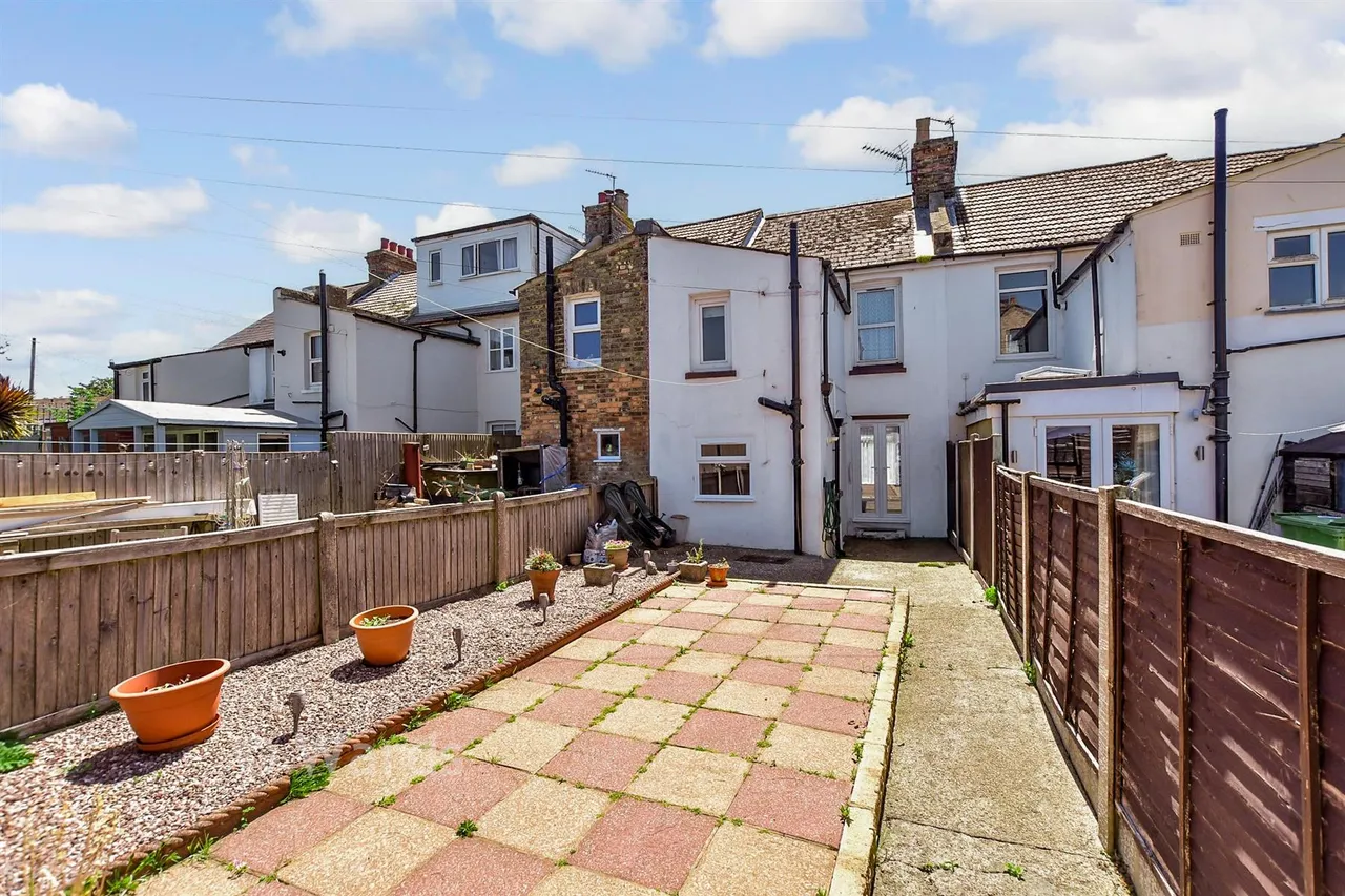 Warren Road, Folkestone, CT19, photo 13