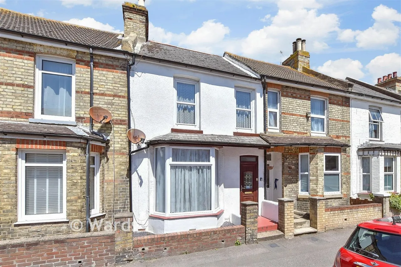 2 bed house for sale, Warren Road, Folkestone, CT19