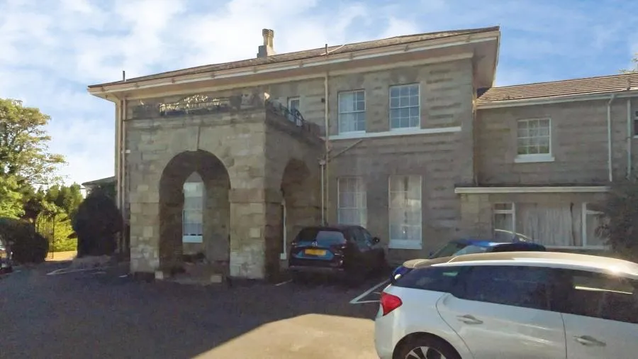 2 bed flat for sale, Shore Road, Bonchurch, PO38