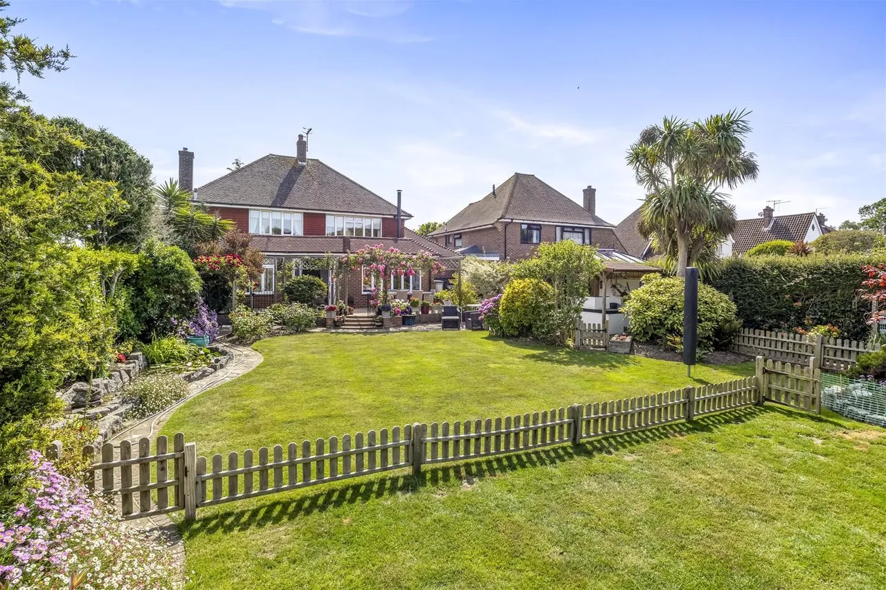 Arlington Close, Goring-By-Sea, Worthing, photo 28