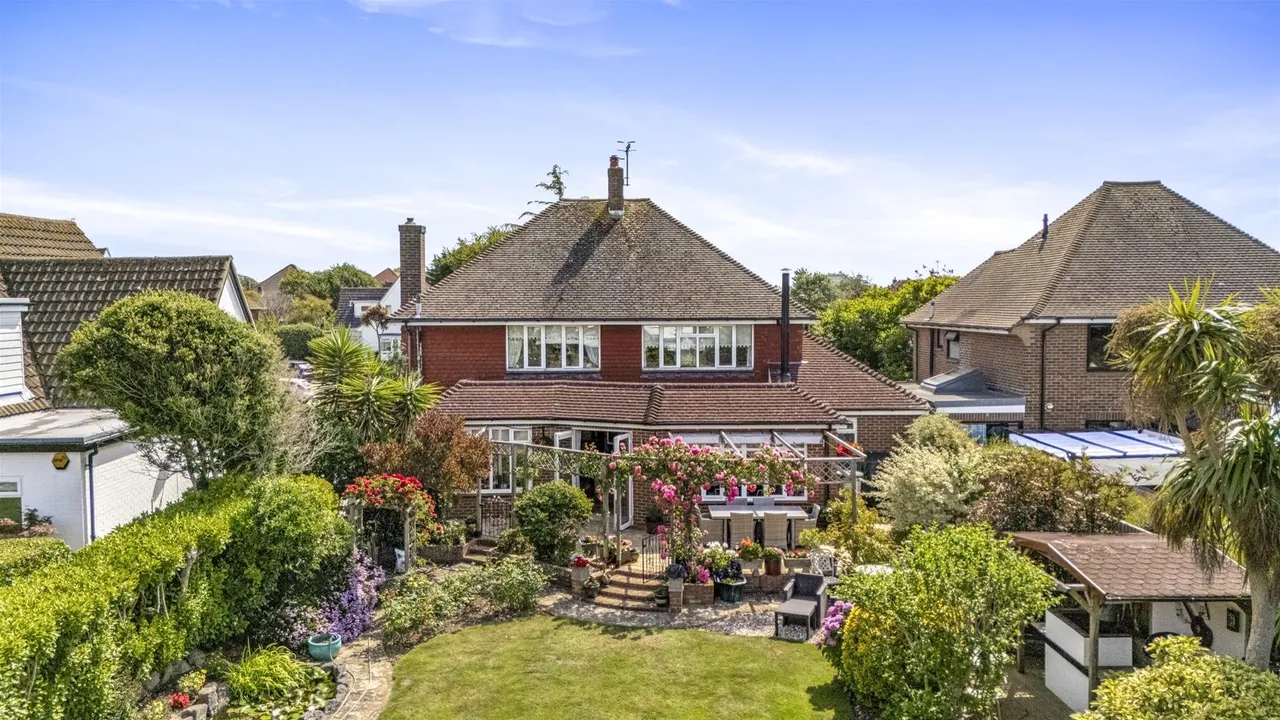 Arlington Close, Goring-By-Sea, Worthing, photo 32