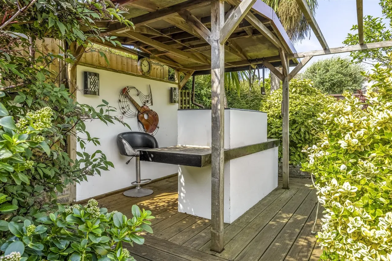 Arlington Close, Goring-By-Sea, Worthing, photo 25