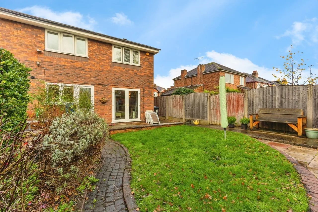 Kirkstall Road, Urmston, Manchester, Greater Manchester, M41, photo 2